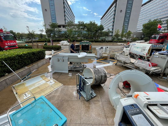災(zāi)后重建眾志成城，恢復(fù)市政供電的第2天，核磁共振成功恢復(fù)運(yùn)行！(圖13)