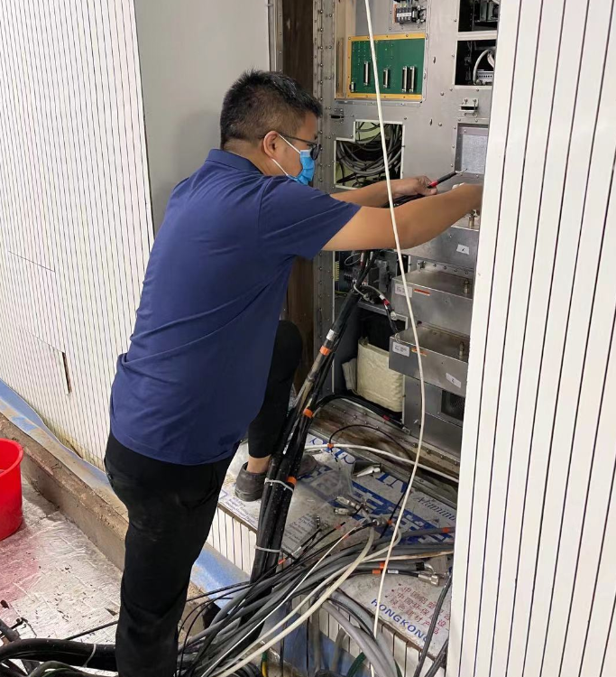 災(zāi)后重建眾志成城，恢復(fù)市政供電的第2天，核磁共振成功恢復(fù)運(yùn)行！(圖30)